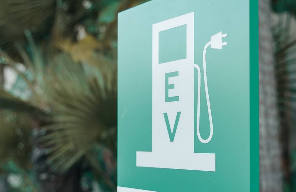 Electric Vehicle Fleet management and EV charging graphic